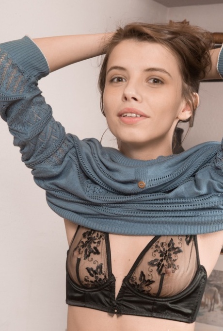 Olga Petrova sexuální model obrázek